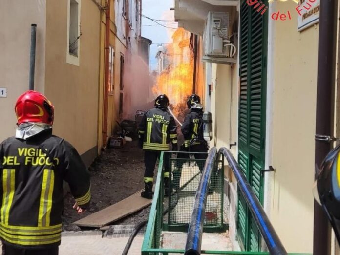 fuga gas incendio settingiano