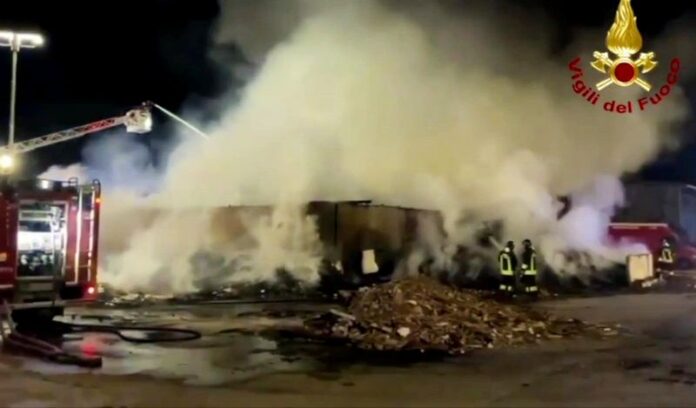 incendio rifiuti lamezia