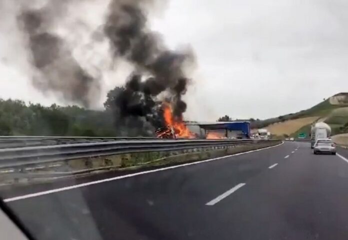 incidente a2 vibo incendio