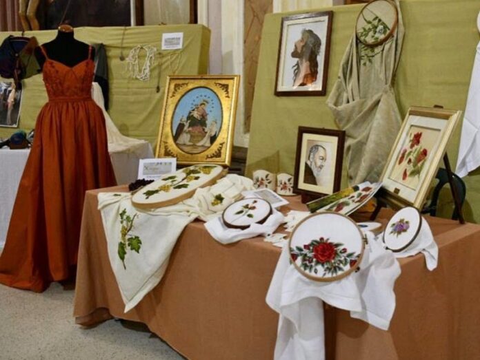 mostra ricamo