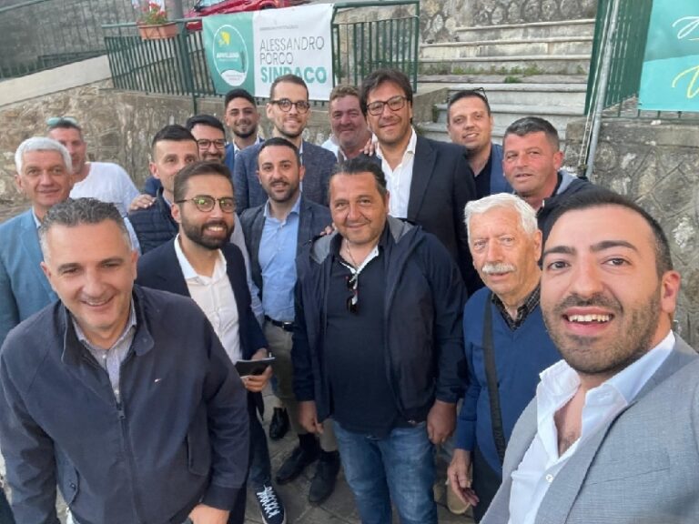 “Anche questo è Sud”. Ad Aprigliano, i sindaci della provincia insieme ad Alessandro Porco
