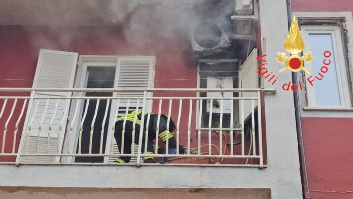 incendio casa crotone