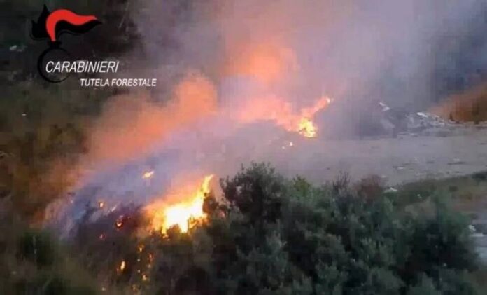 incendio rifiuti reggio