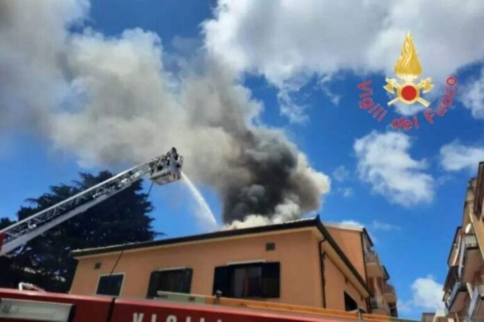 incendio tetto vibo