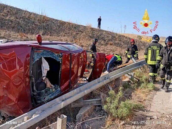auto ribaltata cutro