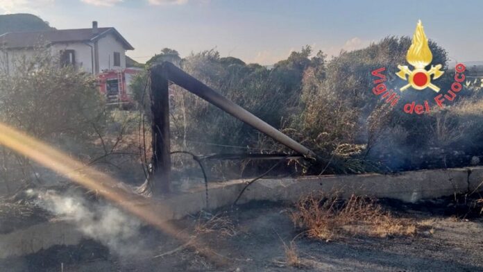 incendio viale isonzo catanzaro pali telecom