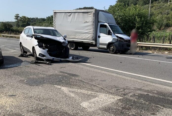 incidente stradale ss106 Crucoli