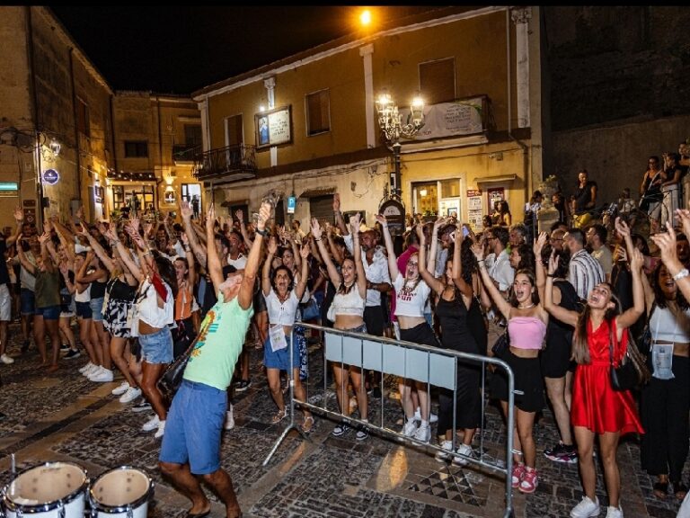 Ciro’, grande successo per la decima edizione dell’evento “Incontri Divini nel Borgo Antico”,