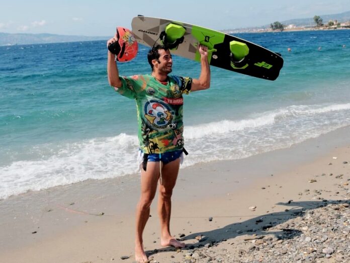 Traversata dello Stretto Kitesurf (1)