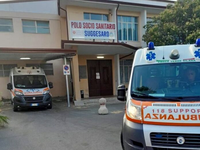 ambulanza isola capo rizzuto