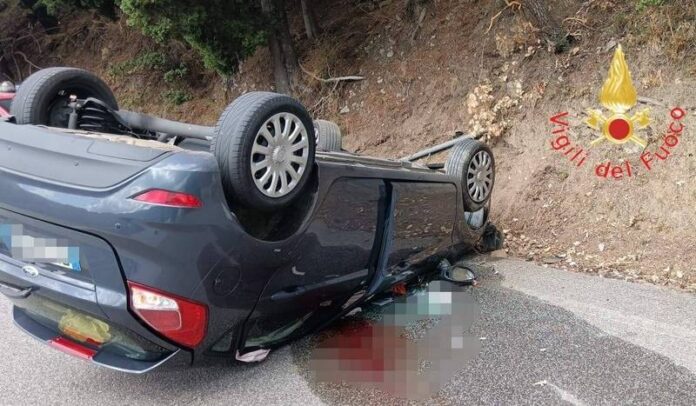 auto ribaltata ss109