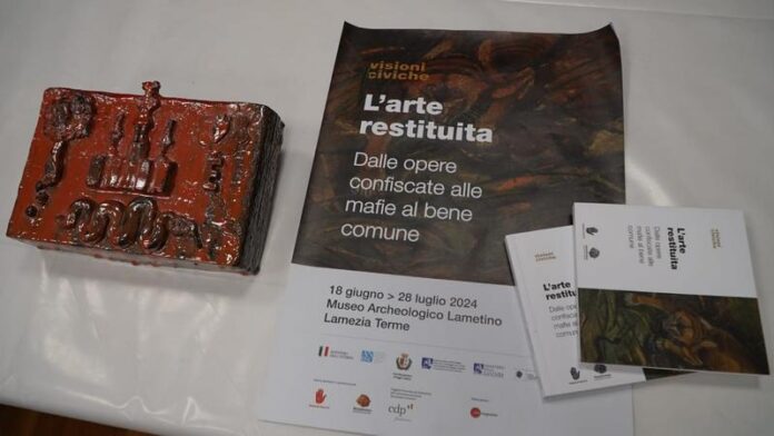 conferenza stampa Crupi_opere confiscate
