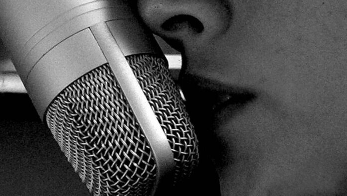 microfono cantante