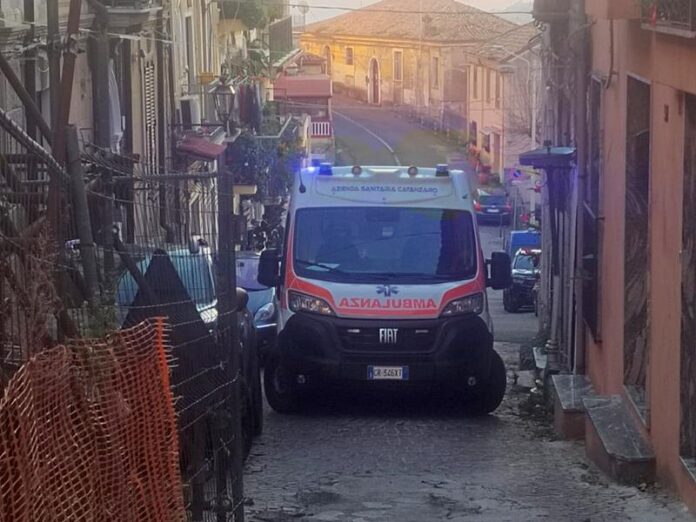 ambulanza bloccata catanzaro