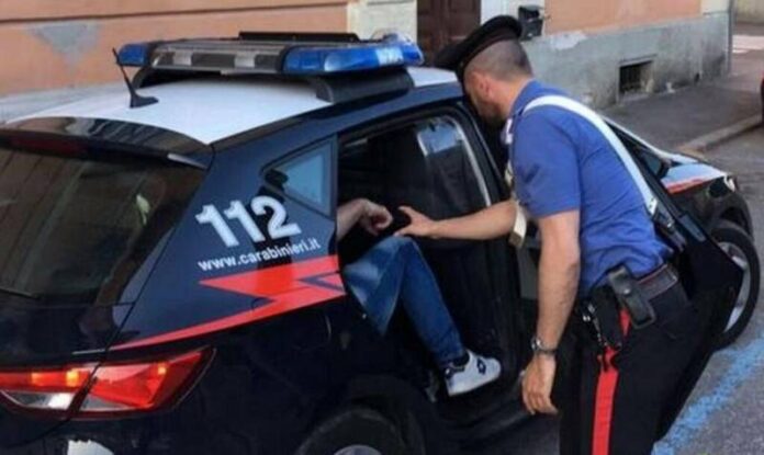auto carabinieri arresto