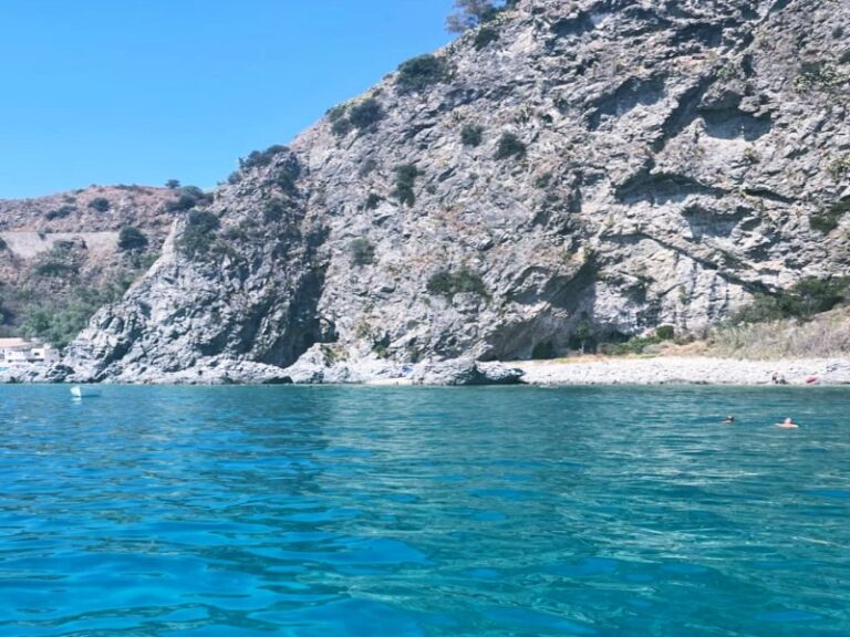 scogliera mare