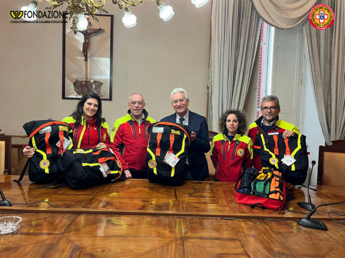 cerimonia-consegna-zaini4
