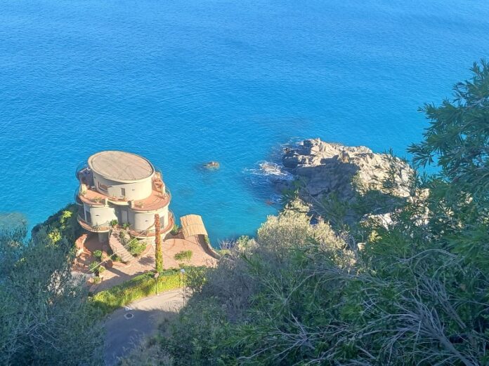 lo spettacolo del mare dopo la tempesta