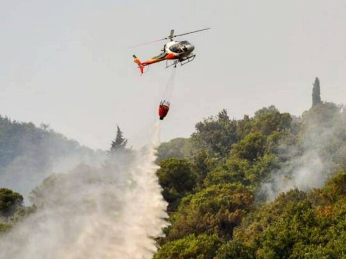 elicottero antincendio