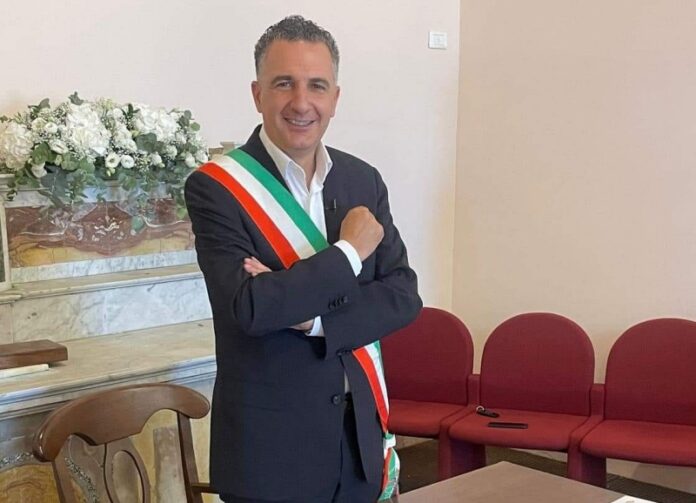 orlandino greco contrario a città unica
