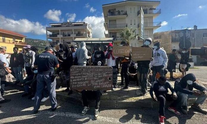 protesta migranti lamezia