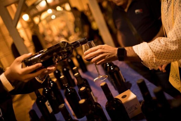 vino bottiglia bicchiere