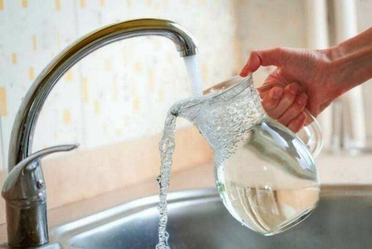 acqua rubinetto cucina