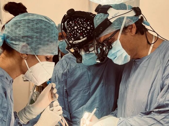 equipe di Anthea Hospital al lavoro