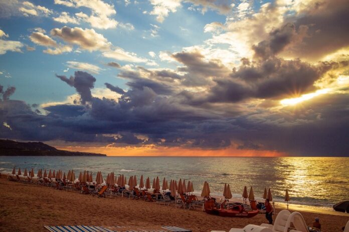 mare ombrelloni autunno