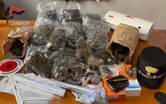 marijuana hashish villa san giovanni