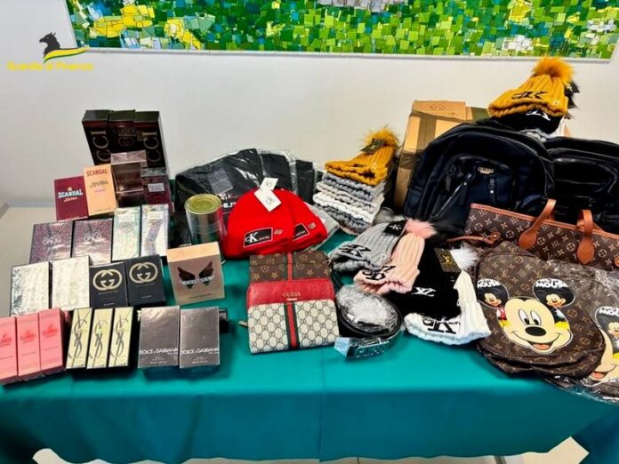 merce contraffatta gdf pordenone