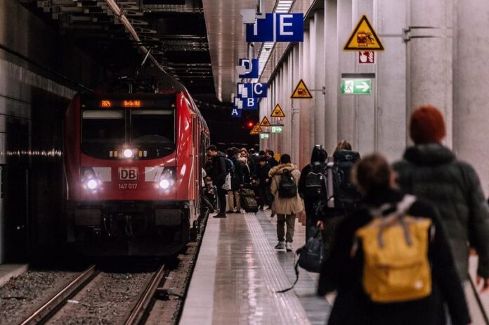 treno viaggiatori