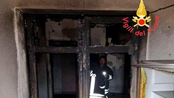 incendio abitazione isola capo rizzuto