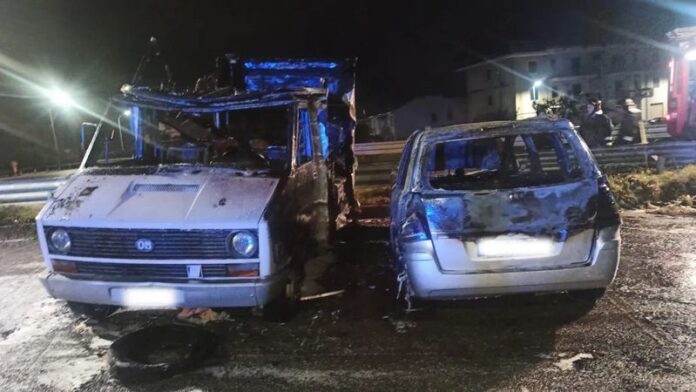 incendio camper auto corigliano