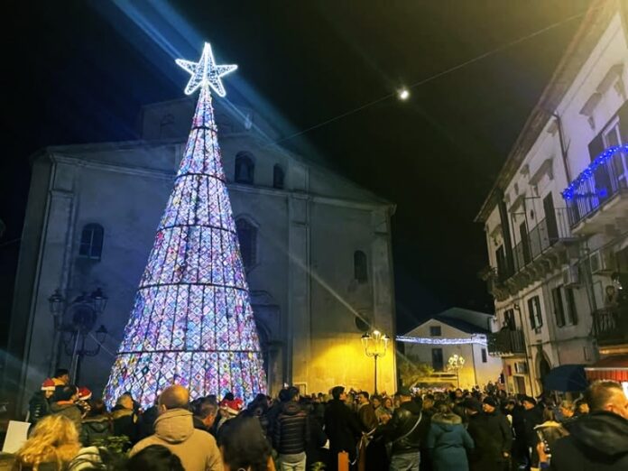 albero di Natale uncinetto Lattarico