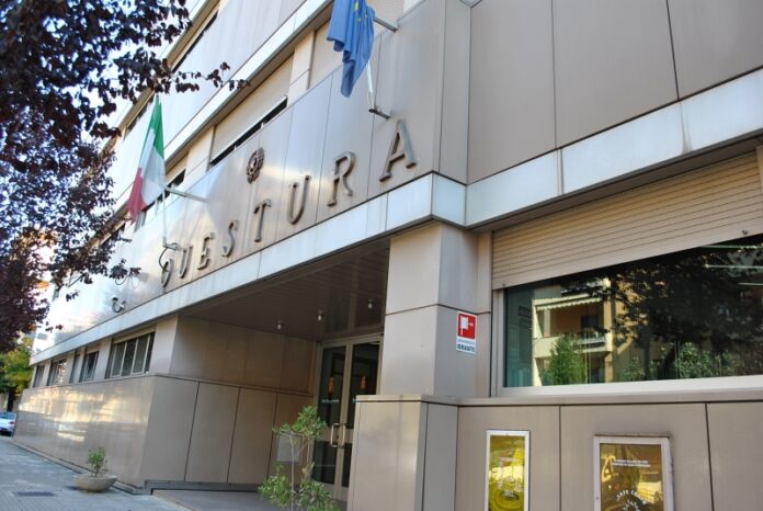 arresto questura cs