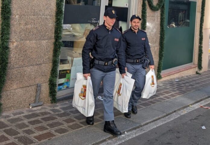 raccolta generi alimentari poliziotti catanzaro