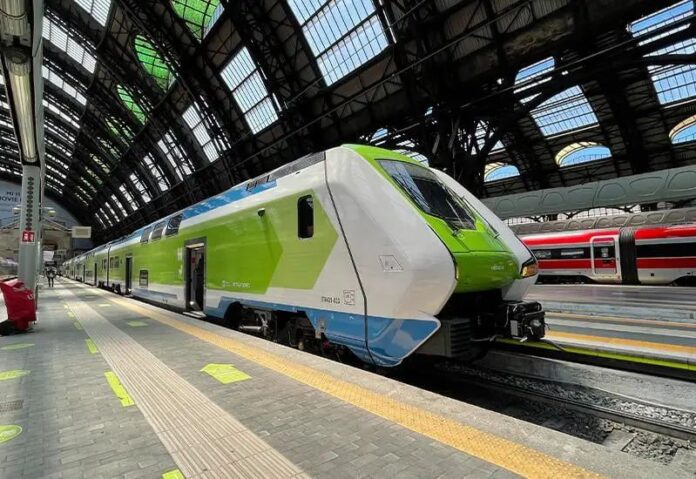 treni hitachi per lombardia