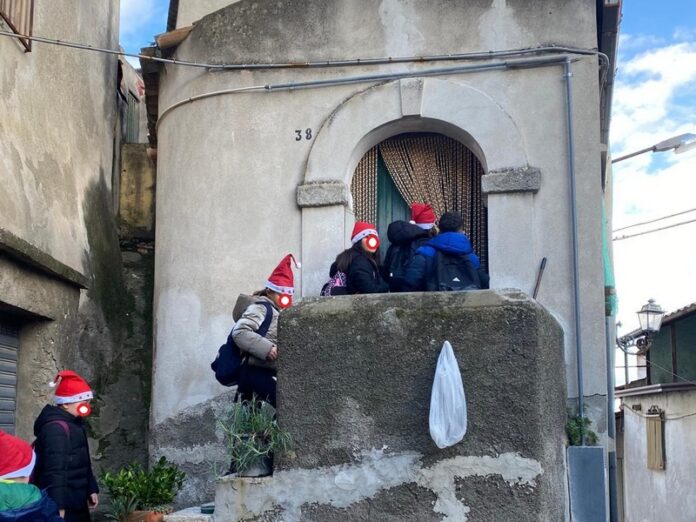 MANDATORICCIO Tante inziative natalizie pianificate dall'Istituto comprensivo statale.doc5