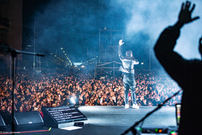 ROCCO HUNT PIAZZA LE FOSSE
