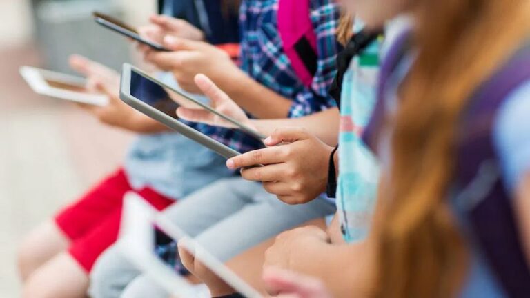 bambini cellulari tablet