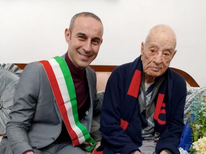 il prof.Ugo Filippo con il consigliere comunale Francesco Turco