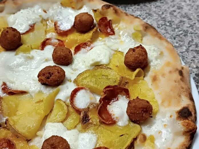 Pizza con patate della Sila e polpettine