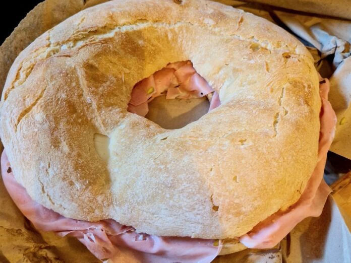 pitta casareccia e mortadella