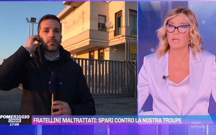 spari contro troupe pomeriggio 5