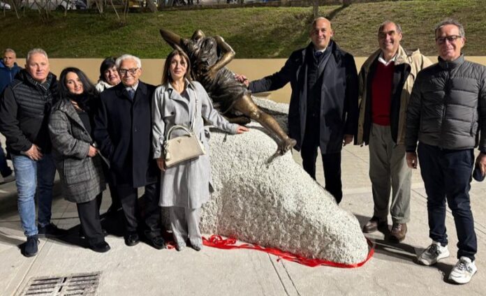 statua giuditta levato