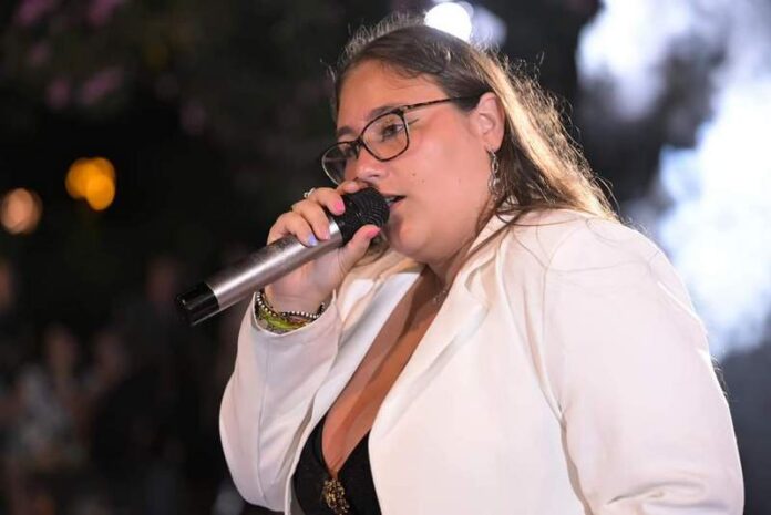 anna la croce_cantante