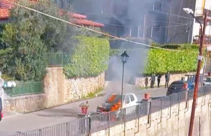 auto fiamme