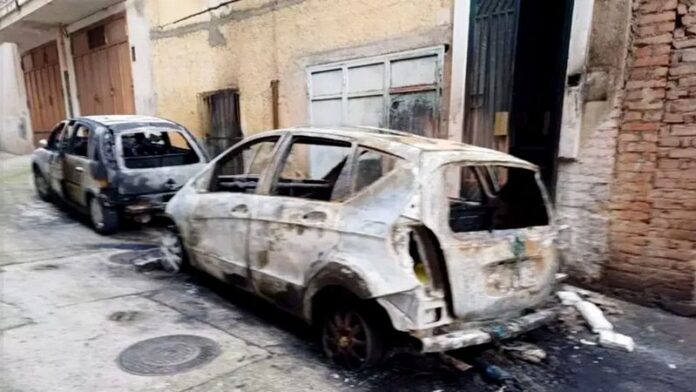 auto incendiate cassano