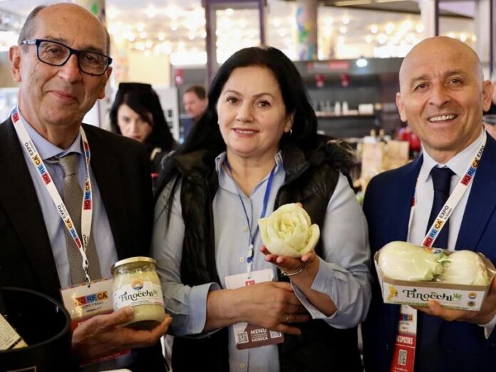 finocchio isola capo rizzuto albania